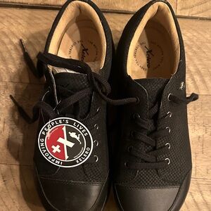 Xelero Black Textured Men's or women’s Sneakers